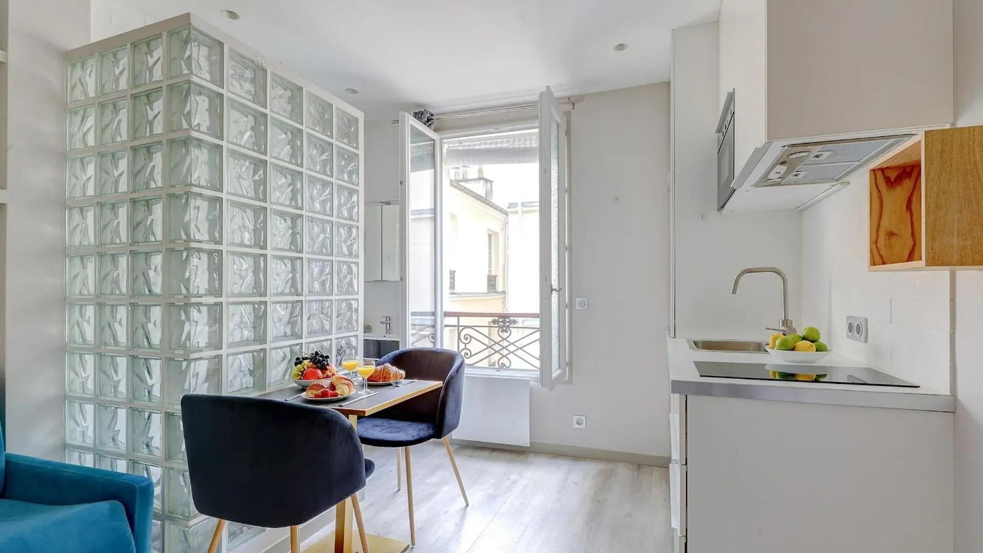 Eiffel Tower & 7Th Arrondissement - Cityapartmentstay Paris 0*,  France