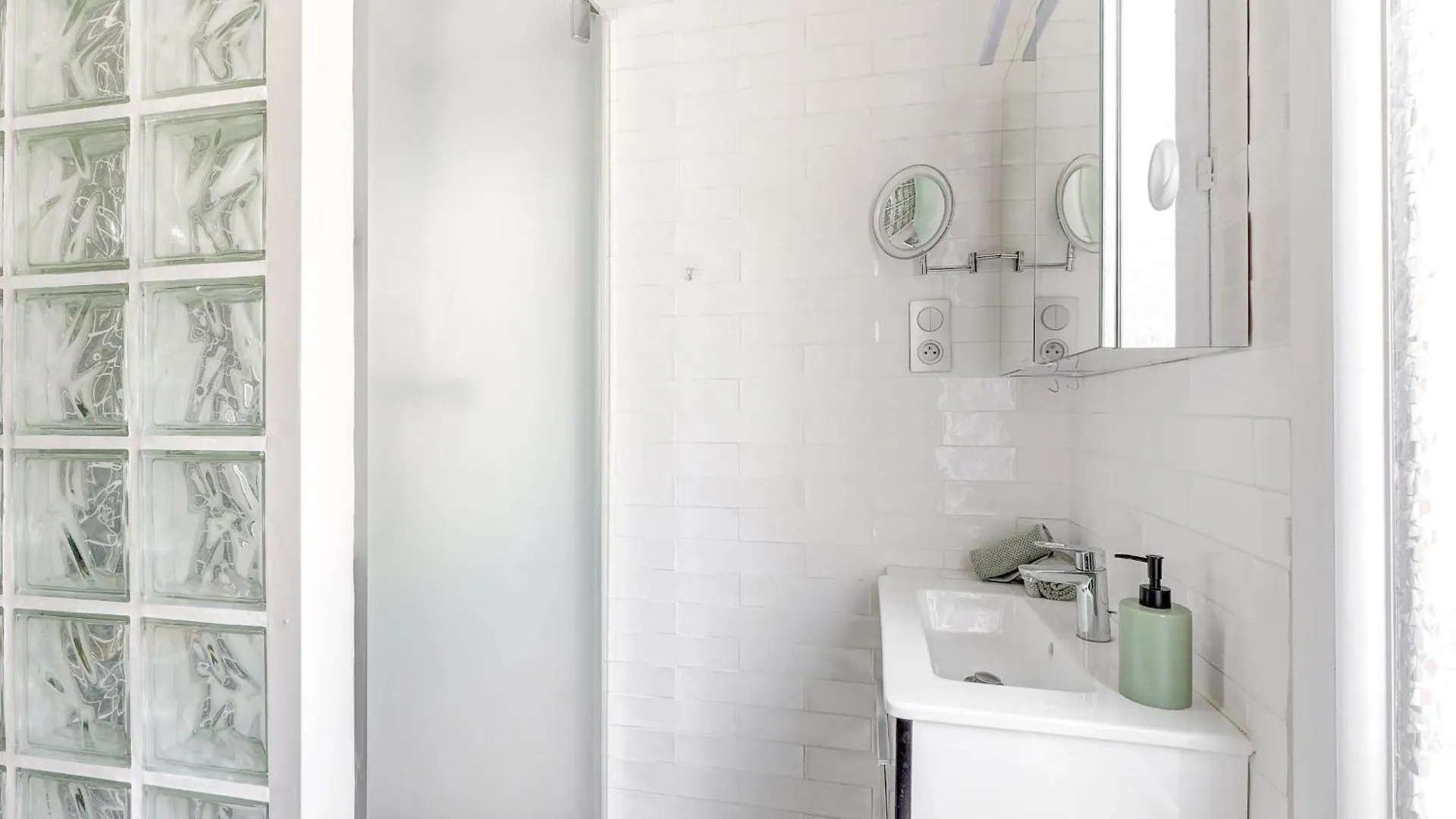 Eiffel Tower & 7Th Arrondissement - Cityapartmentstay Paris Apartment
